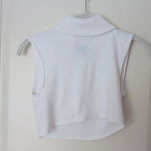 cropped tanktop turtleneck